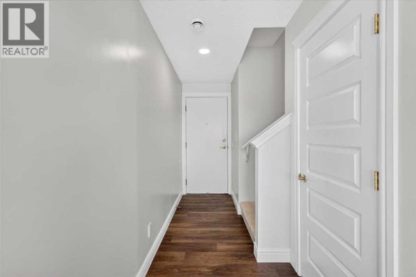 Foyer - 209, 414 Seton Passage Se, Calgary, AB T3M2M3 Photo 4