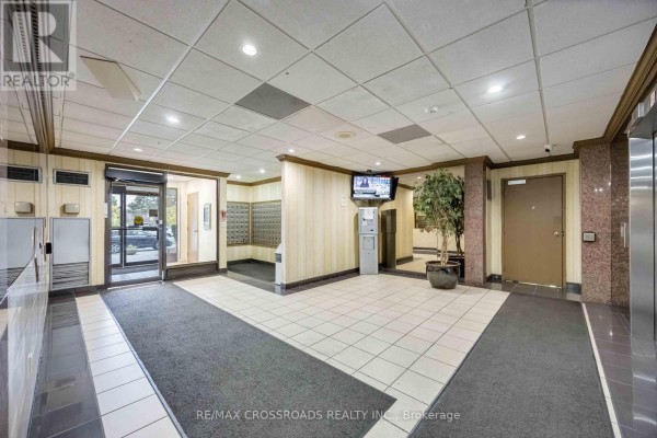 Kitchen - 209 - 10 Markbrook Lane, Toronto, ON M9V5E3 Photo 3