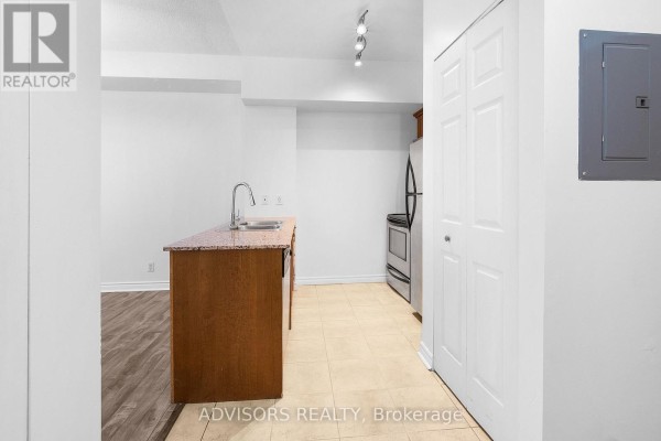 Primary Bedroom - 209 - 11 Christie Street, Toronto, ON M6G3B1 Photo 4