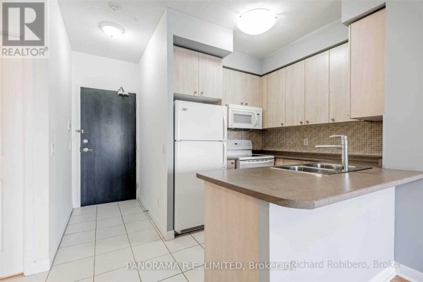 Dining room - 209 - 235 Sherway Gardens Road, Toronto, ON M9C0A2 Photo 2