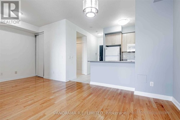 Kitchen - 209 - 235 Sherway Gardens Road, Toronto, ON M9C0A2 Photo 3