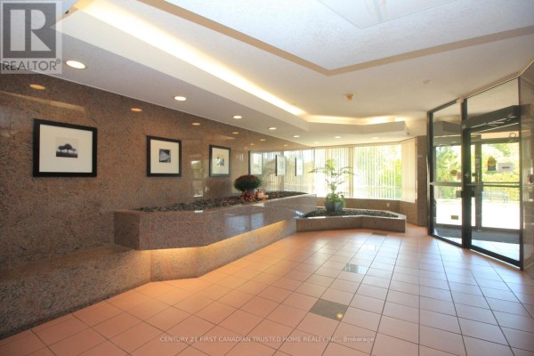 Living room - 209 - 521 Riverside Drive, London North, ON N6H5E2 Photo 2