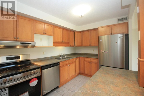 Primary Bedroom - 209 - 521 Riverside Drive, London North, ON N6H5E2 Photo 3