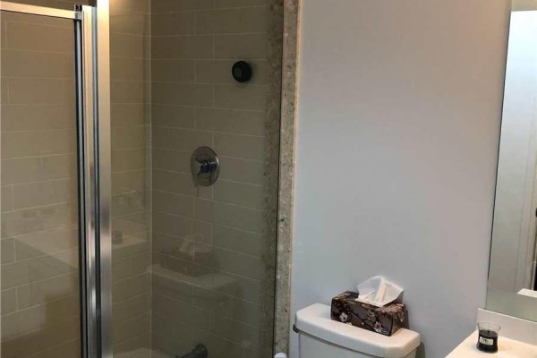 Primary Bedroom - 209 - 55 Speers Road, Oakville, ON L6K0H9 Photo 5