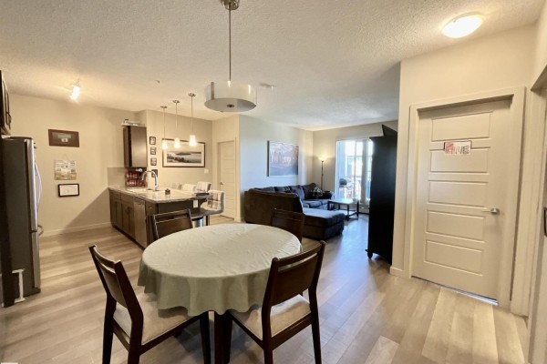 #209 1004 Rosenthal Bv Nw, Edmonton, AB T5T7C6 Photo 4
