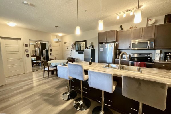 #209 1004 Rosenthal Bv Nw, Edmonton, AB T5T7C6 Photo 5