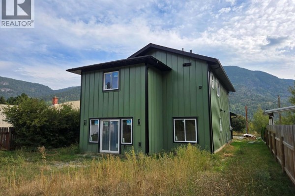 Bedroom - 209 12th Avenue Frontage Road, Genelle, BC V0G1G0 Photo 5