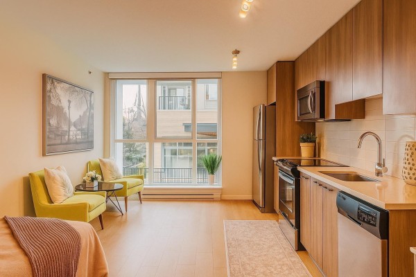 209 13325 102a Avenue, Surrey, BC V3T0J5 Photo 4