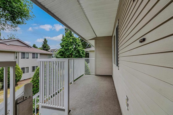 209 13947 72 Avenue, Surrey, BC V3W2P6 Photo 3