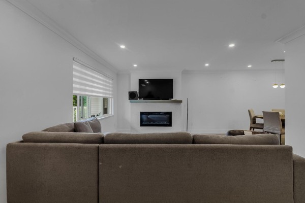 209 13947 72 Avenue, Surrey, BC V3W2P6 Photo 5