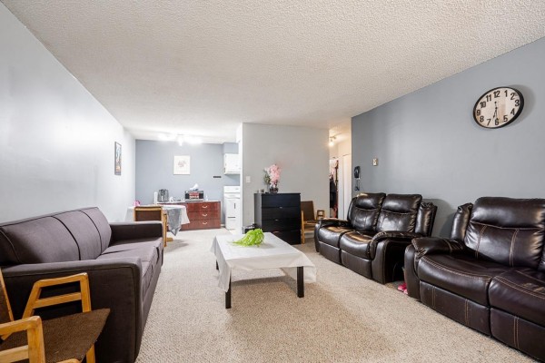 209 15238 100 Avenue, Surrey, BC V3R7T9 Photo 5