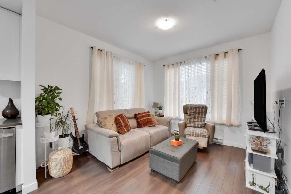 209 15835 85 Avenue, Surrey, BC V4N6W6 Photo 2