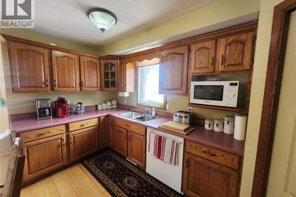 Family room - 209 1st Avenue N, Big River, SK S0J0E0 Photo 2