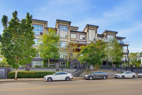 209 20630 Douglas Street, Langley, BC V3A4B8 Photo 2