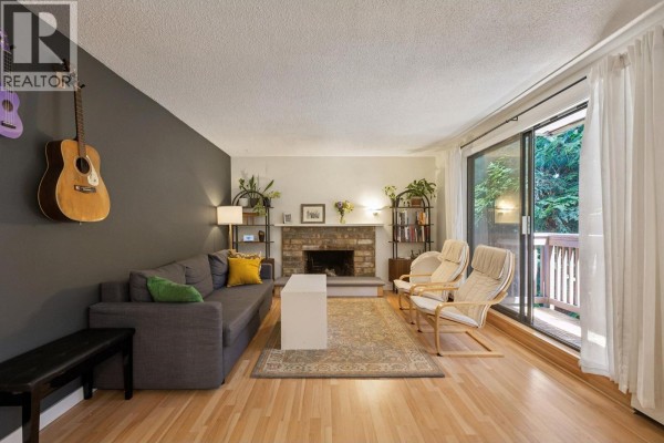 209 310 E 3rd Street, North Vancouver, BC V7L1E9 Photo 3