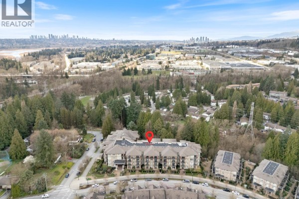 209 3399 Noel Drive, Burnaby, BC V3J0G8 Photo 3