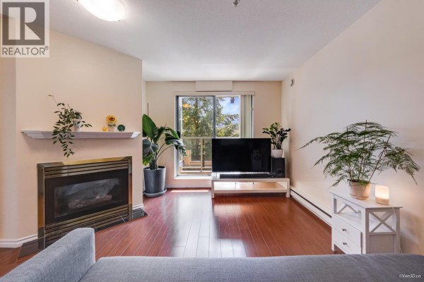 209 5818 Lincoln Street, Vancouver, BC V5R4P7 Photo 2