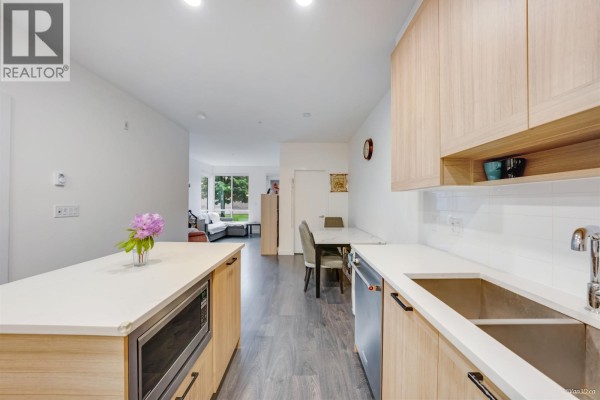 209 7133 14th Avenue, Burnaby, BC, photo 2