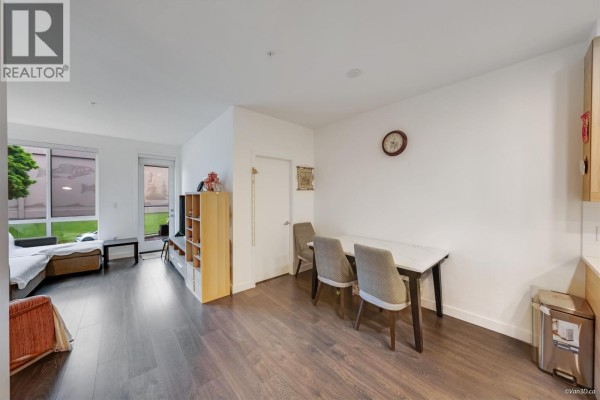 209 7133 14th Avenue, Burnaby, BC V3N0H5 Photo 4