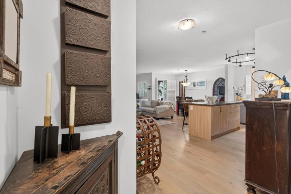209 8717 160 Street, Surrey, BC V4N5X7 Photo 3