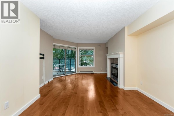 Kitchen - 209 935 Johnson St, Victoria, BC V8V3N5 Photo 5