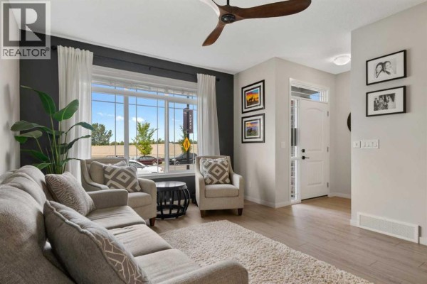 209 D'arcy Ranch Drive, Okotoks, AB, photo 2
