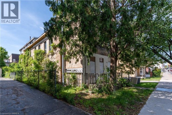 209 Dalhousie Street, Brantford, ON, photo 2