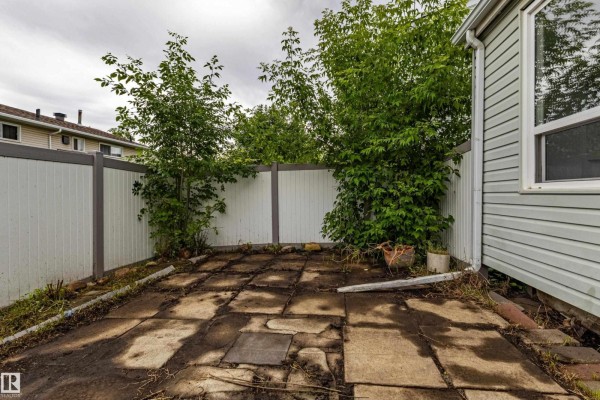 209 Dickinsfield Co Nw, Edmonton, AB T5E5V8 Photo 5