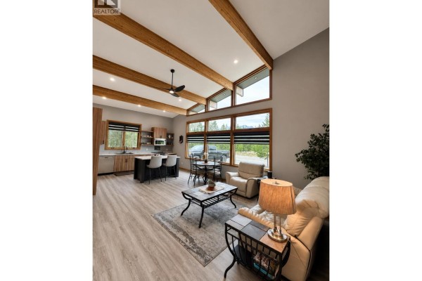 Flex Space - 209 Dogwood Street, Valemount, BC V0E2Z0 Photo 3