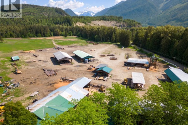 209 Lardeau River Road, Lardeau, BC, photo 3