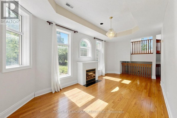 Bedroom 2 - 209 Redstone Road, Richmond Hill, ON L4S2E2 Photo 3