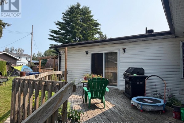 209 Salter Street, West Nipissing, ON P2B3B5 Photo 4
