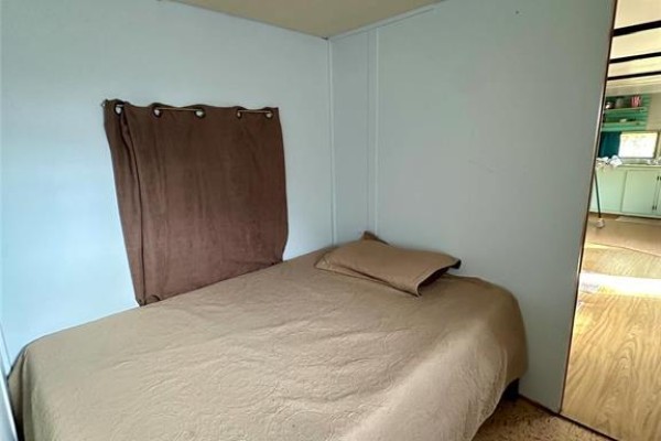 209 Saskatoon Drive, Oak Lake Beach, MB R0M1P0 Photo 4
