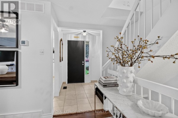 Dining room - 209 Sherway Drive, Ottawa, ON K2J2B3 Photo 5
