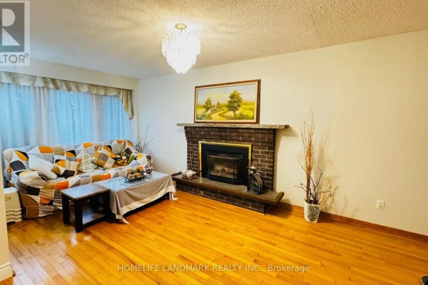 Kitchen - 209 Willowbrook Road, Markham, ON L3T5L7 Photo 4