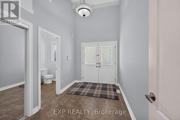 Great room - 209 Woodspring Avenue, Newmarket, ON L3X3J4 Photo 4