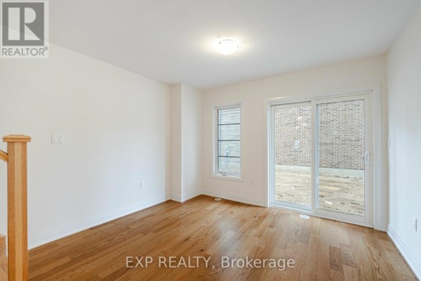 Bedroom 3 - 209 Wyndham Street, Mississauga, ON L5M2S5 Photo 5