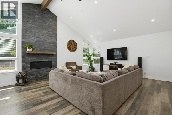 20902 Wicklund Avenue, Maple Ridge, BC V2X8M5 Photo 5