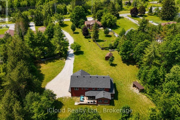 Family room - 2091 Dwyer Road, Springwater, ON L9X1L7 Photo 4