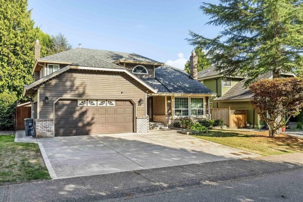 2092 148 Street, Surrey, BC V4A8L5 Photo 2