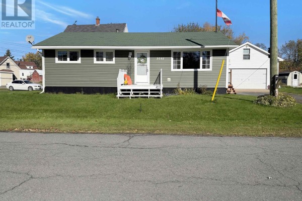 Kitchen - 2092 Macquarrie Avenue, Westville, NS B0K2A0 Photo 2