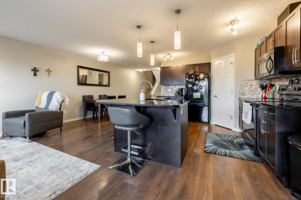 Kitchen - 2093 Chalmers Wy Sw, Edmonton, AB T6W2E9 Photo 3
