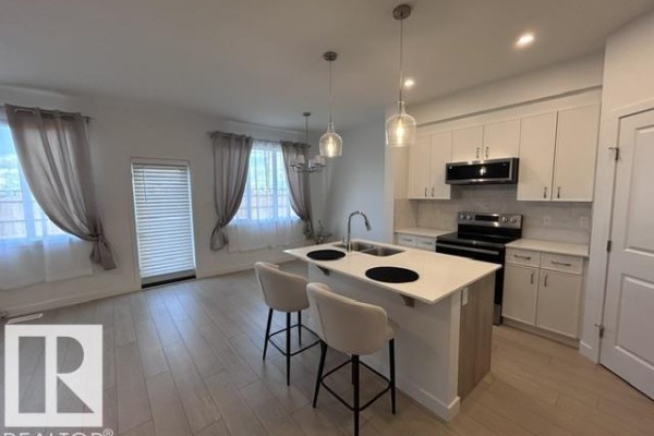 Primary Bedroom - 20936 16 Av Nw, Edmonton, AB T6M3J4 Photo 5