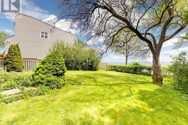 2094 Water's Edge Drive, Oakville, ON, photo 2