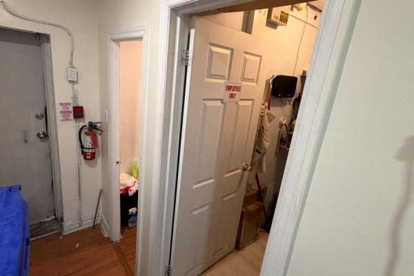 2095.5 Yonge Street, Toronto, ON M4S2A4 Photo 3