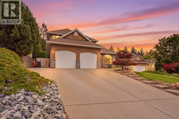 Residential for sale at 2097 Lillooet Crescent, Kelowna, BC - MLS® 9AWlnH