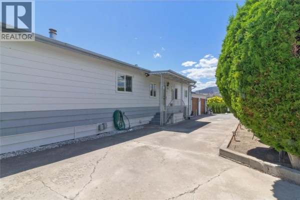 Primary Bedroom - 2098 Boucherie Road Unit# 44, West Kelowna, BC V4T2A5 Photo 4