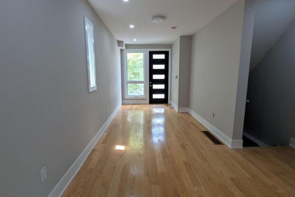 2099 Dufferin Street, Toronto, ON M6E3R3 Photo 2