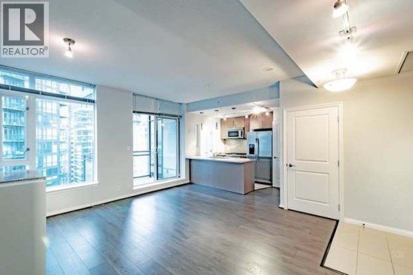20xx 1211 Melville Street, Vancouver, BC V6E0A7 Photo 4