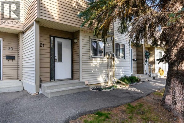 Close-up view of the entrance to townhouse unit 21. - 21, 2519 38 Street Ne, Calgary
